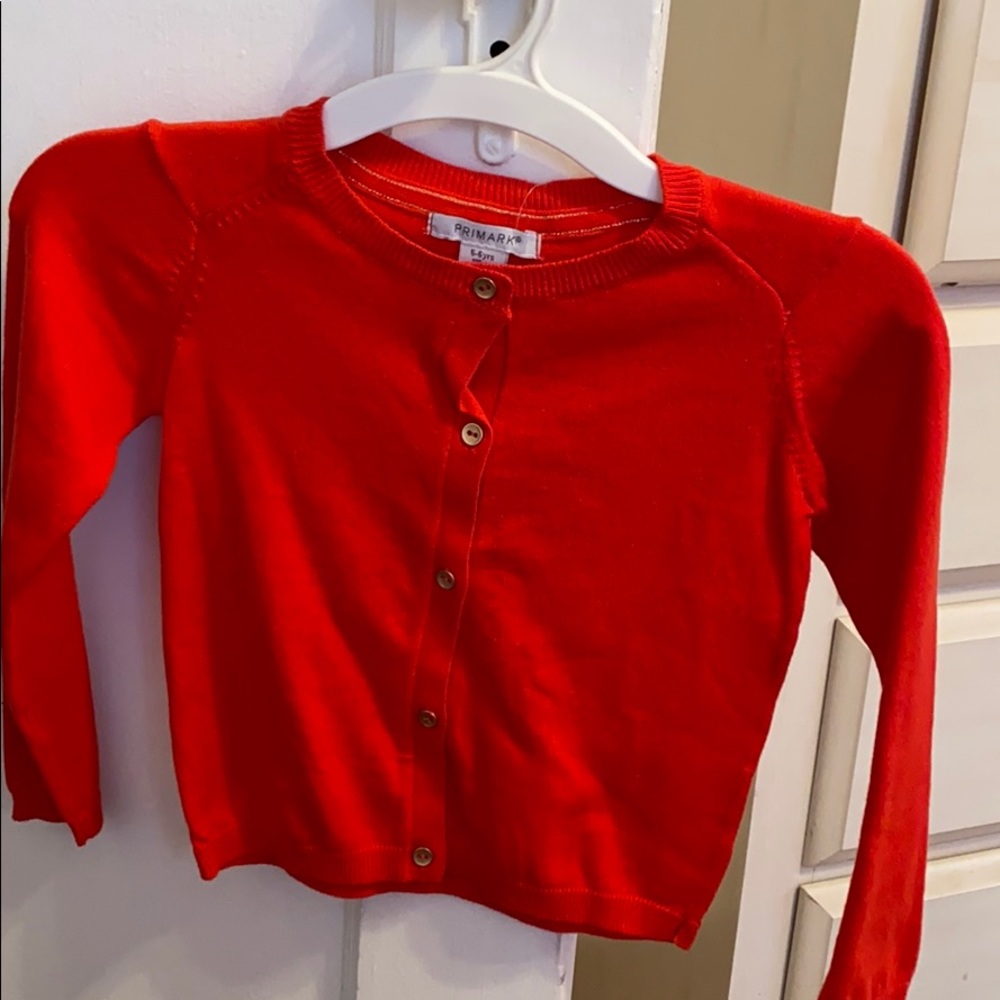 BRAND NEW PRIMARK RED SWEATER (5-6)